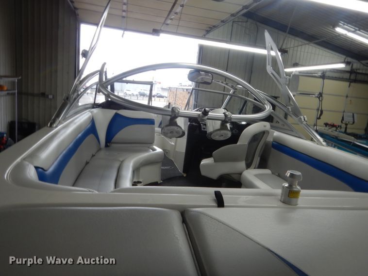 image for item HG9968 2006  Tige 24Ve boat