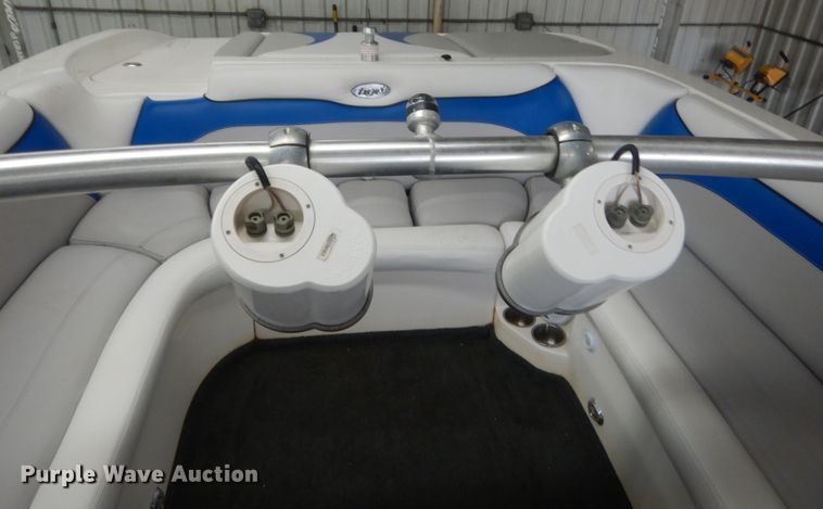 image for item HG9968 2006  Tige 24Ve boat