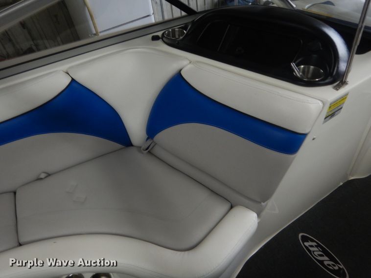 image for item HG9968 2006  Tige 24Ve boat