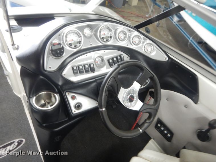 image for item HG9968 2006  Tige 24Ve boat