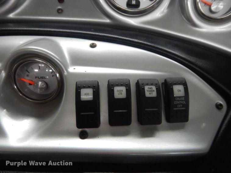 image for item HG9968 2006  Tige 24Ve boat