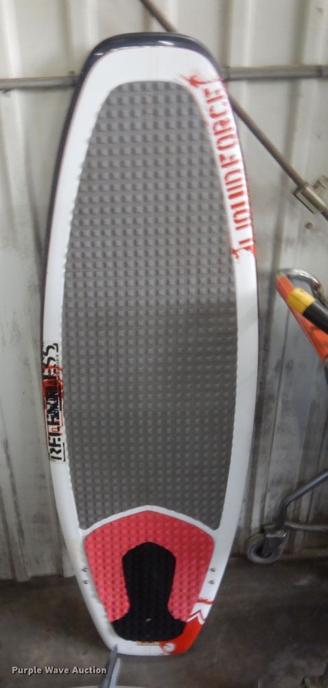 image for item HG9968 2006  Tige 24Ve boat