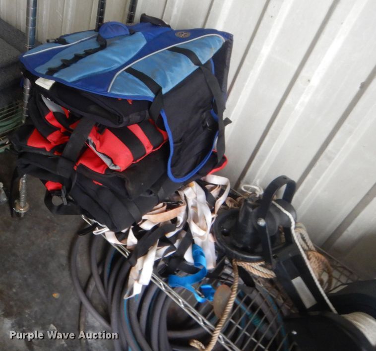 image for item HG9968 2006  Tige 24Ve boat