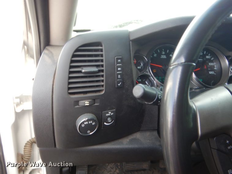 image for item HG9969 2012 GMC Sierra 1500  Crew Cab pickup truck