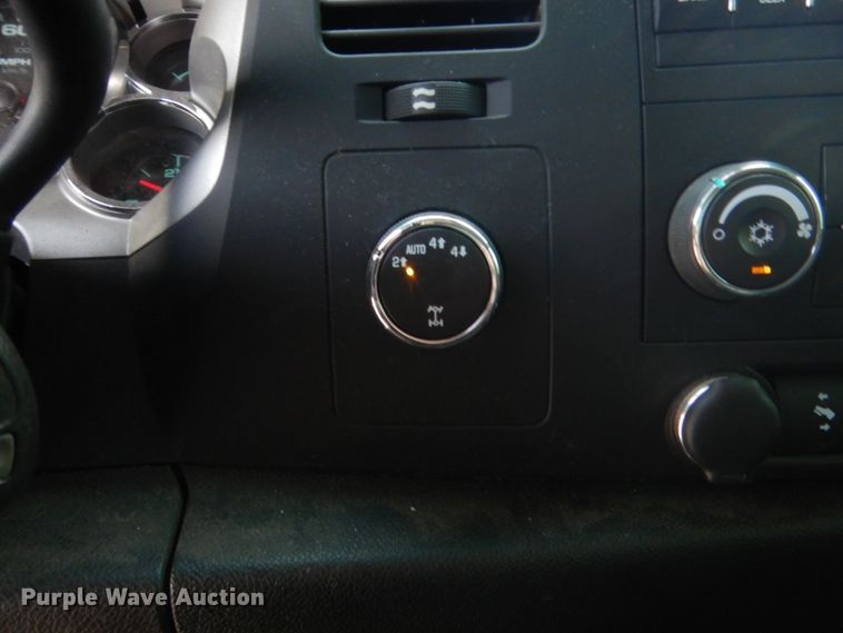 image for item HG9969 2012 GMC Sierra 1500  Crew Cab pickup truck