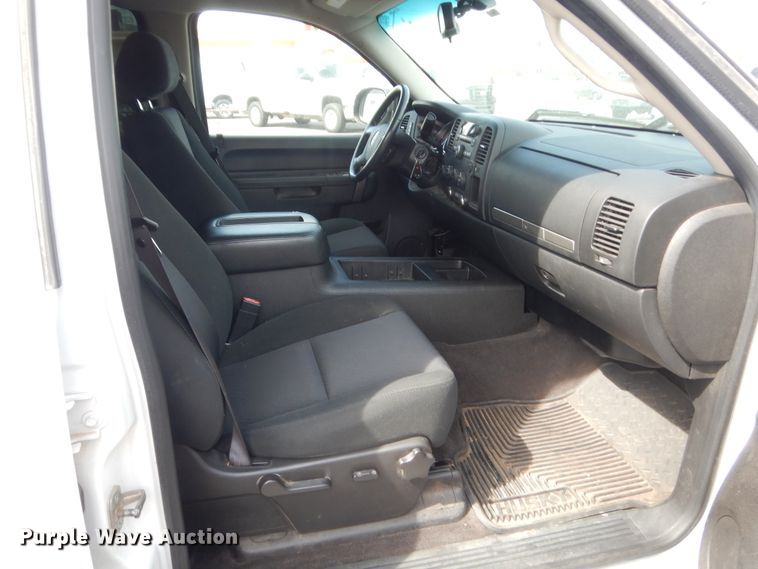 image for item HG9969 2012 GMC Sierra 1500  Crew Cab pickup truck