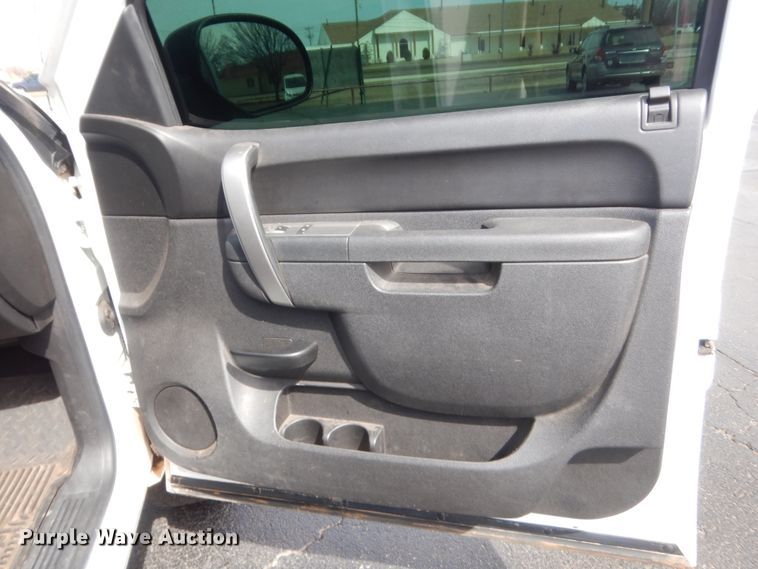 image for item HG9969 2012 GMC Sierra 1500  Crew Cab pickup truck