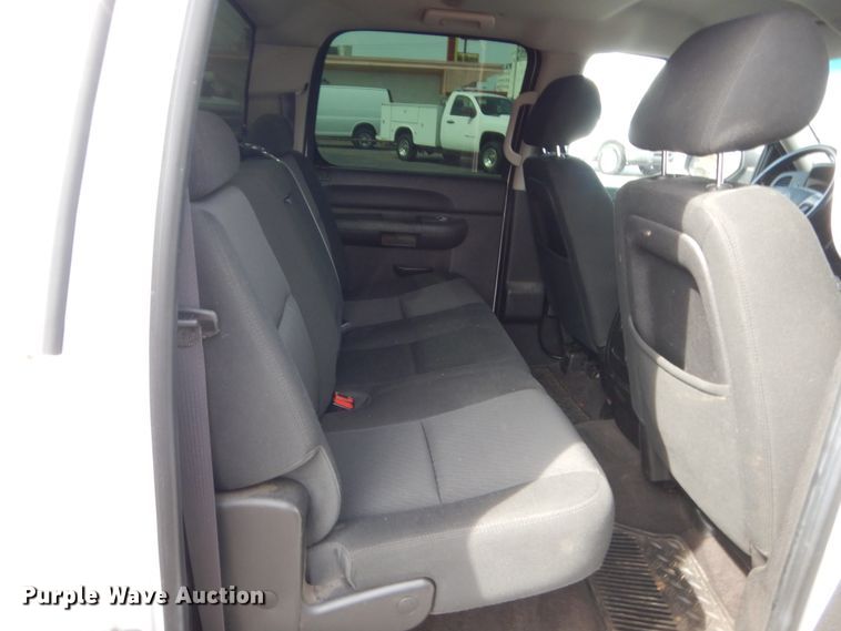 image for item HG9969 2012 GMC Sierra 1500  Crew Cab pickup truck