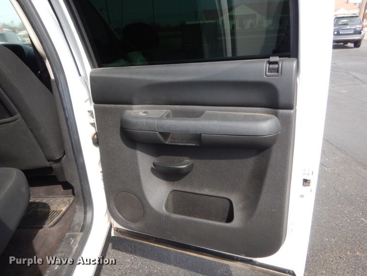 image for item HG9969 2012 GMC Sierra 1500  Crew Cab pickup truck