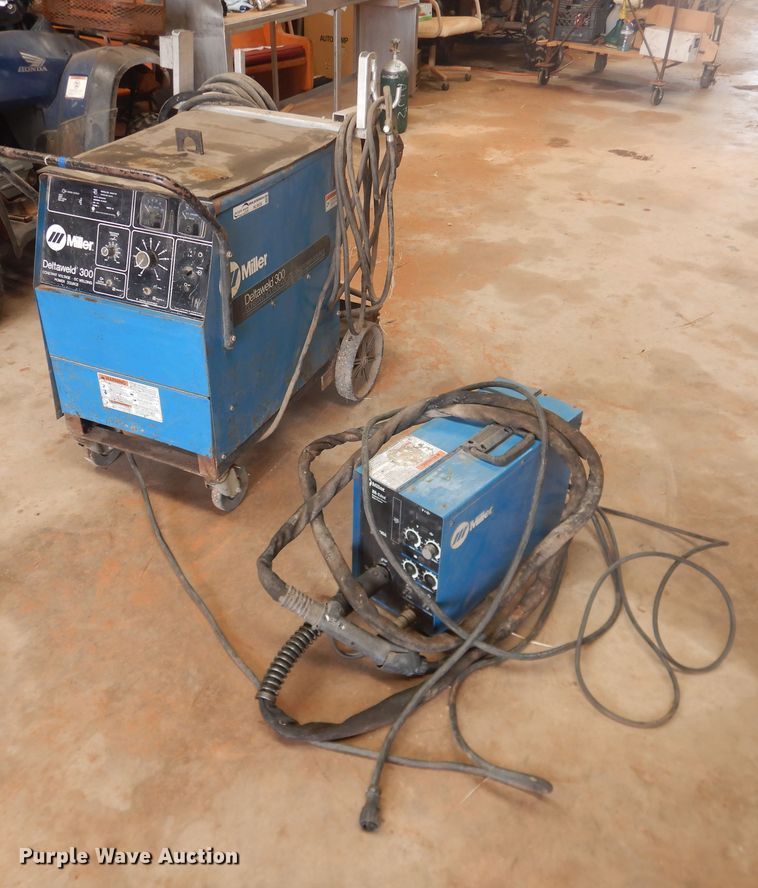 image for item HL9656 Miller Detweld 300 CV/DC welder