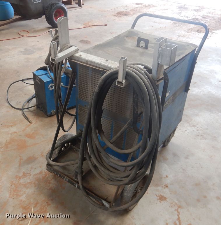image for item HL9656 Miller Detweld 300 CV/DC welder