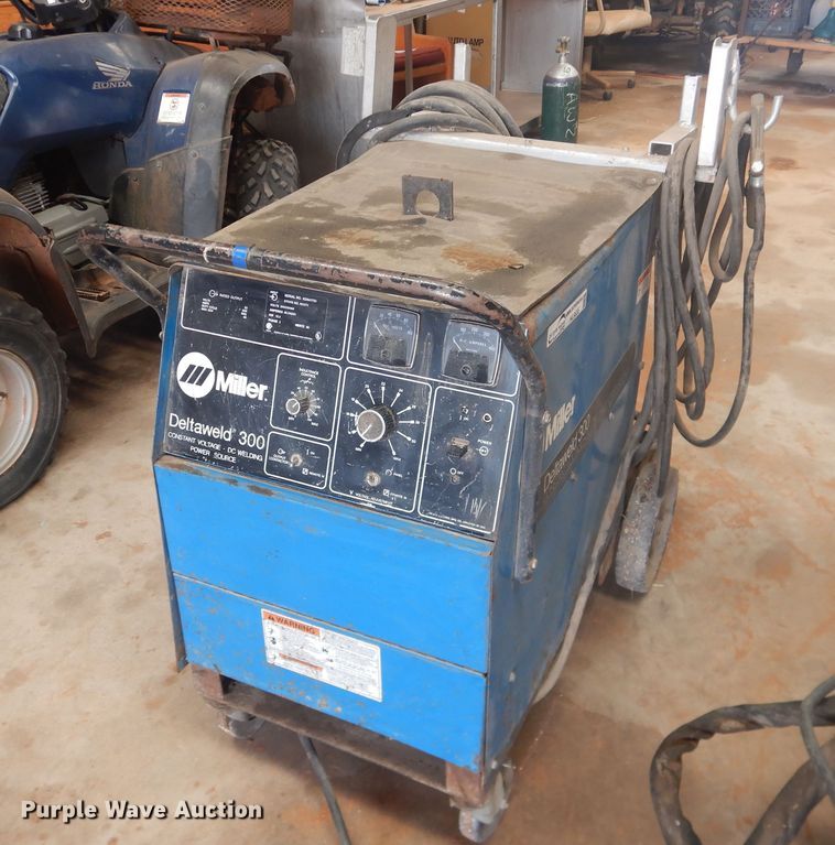 image for item HL9656 Miller Detweld 300 CV/DC welder