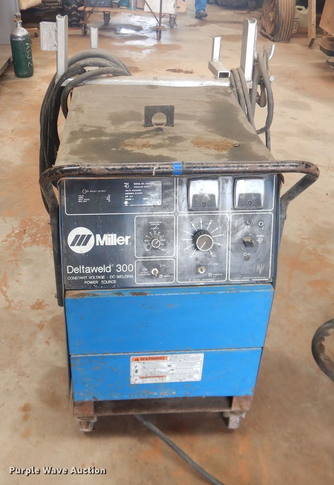 image for item HL9656 Miller Detweld 300 CV/DC welder