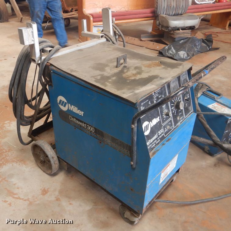 image for item HL9656 Miller Detweld 300 CV/DC welder