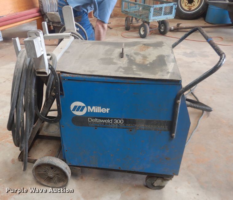 image for item HL9656 Miller Detweld 300 CV/DC welder
