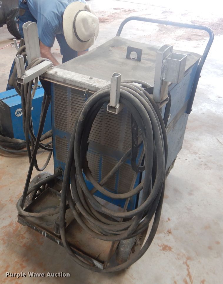 image for item HL9656 Miller Detweld 300 CV/DC welder