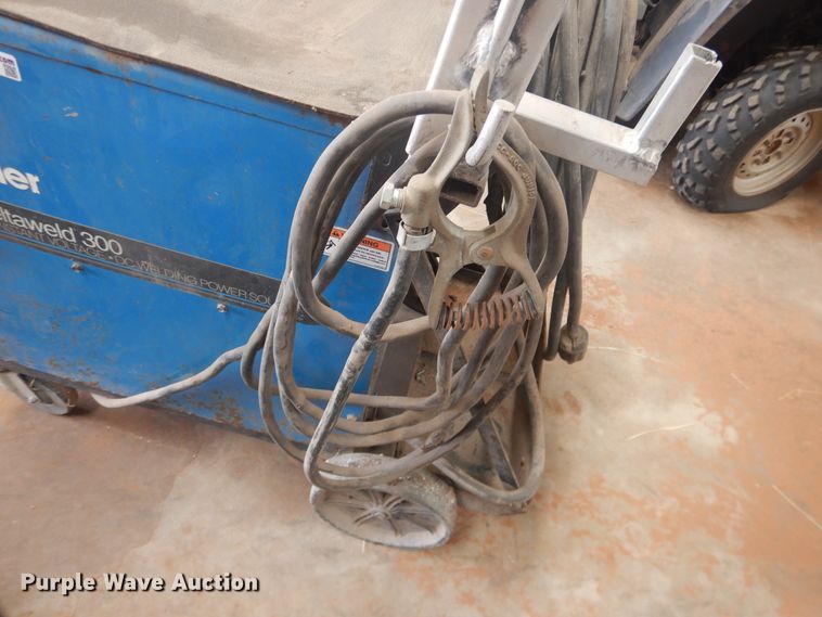 image for item HL9656 Miller Detweld 300 CV/DC welder