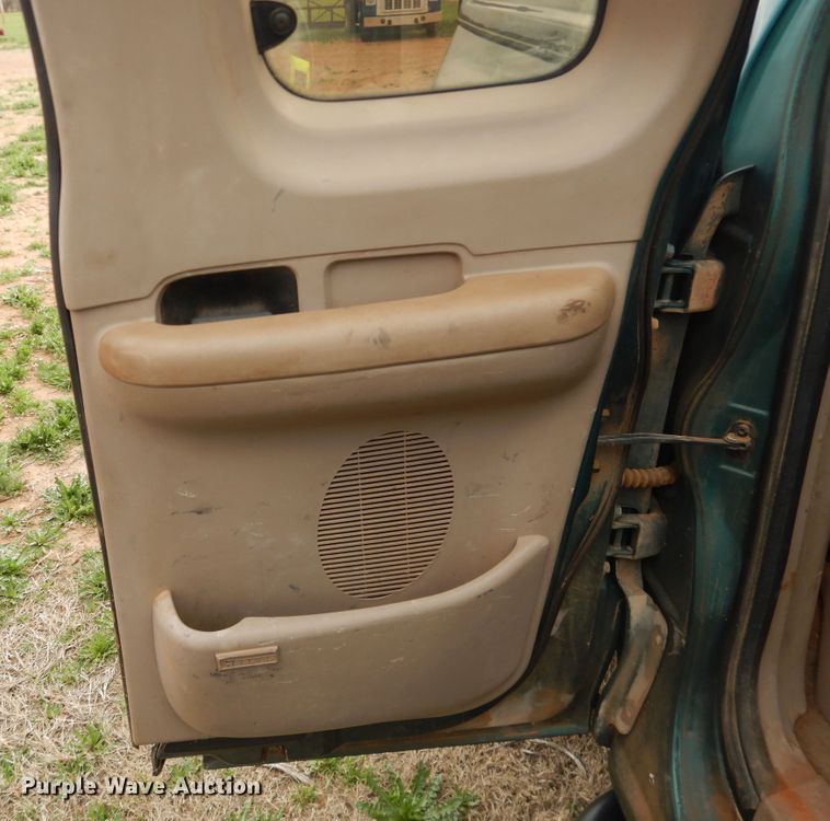 image for item HL9718 1997 Ford F150  SuperCab pickup truck