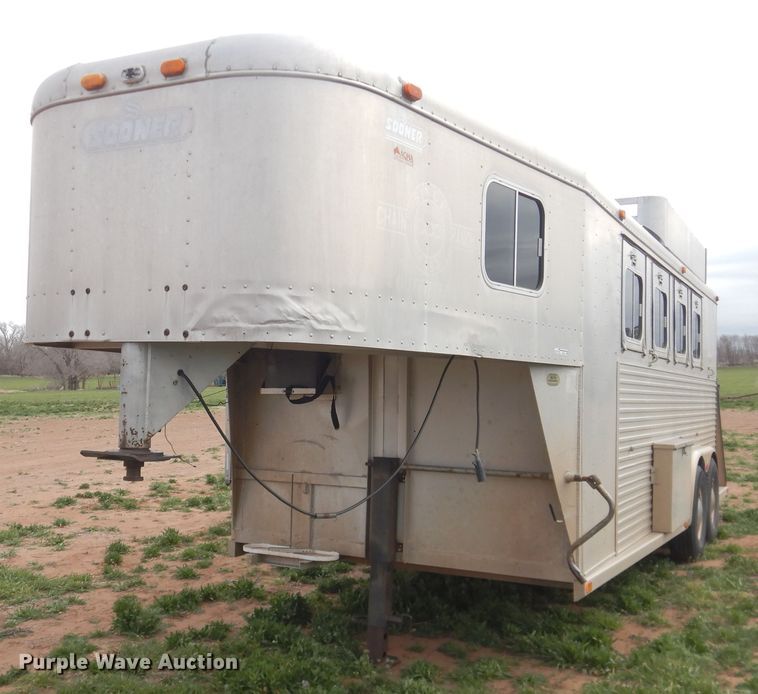 image for item HL9720 1992 Sooner livestock trailer
