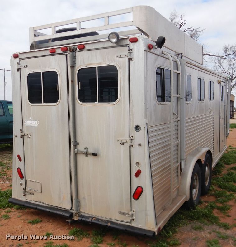 image for item HL9720 1992 Sooner livestock trailer