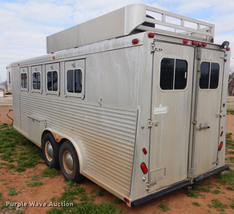 image for item HL9720 1992 Sooner livestock trailer