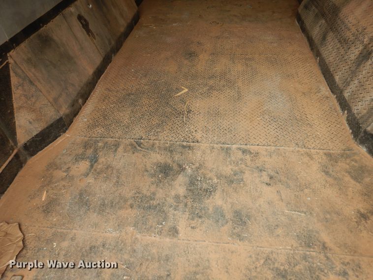 image for item HL9720 1992 Sooner livestock trailer