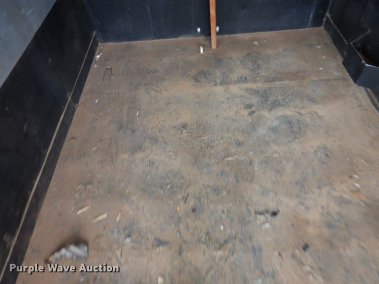 image for item HL9720 1992 Sooner livestock trailer