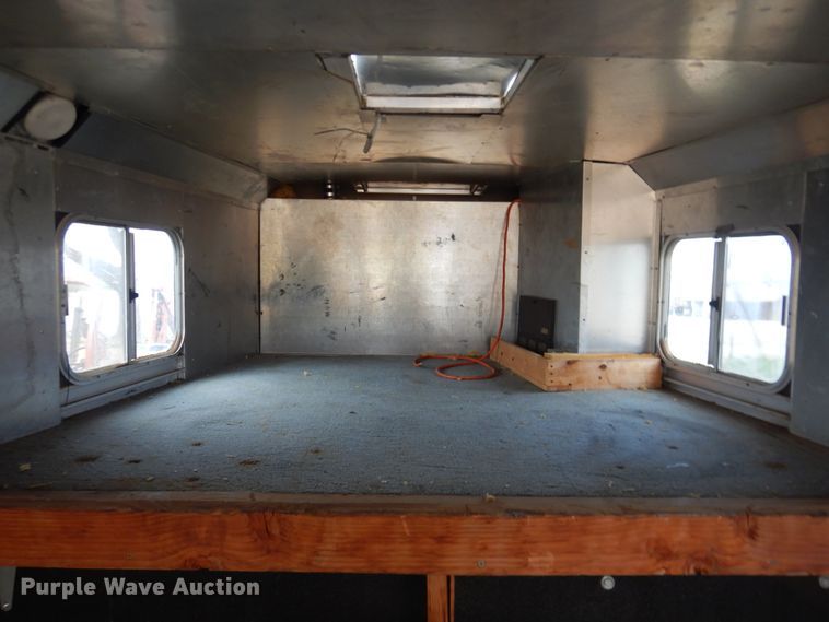 image for item HL9720 1992 Sooner livestock trailer