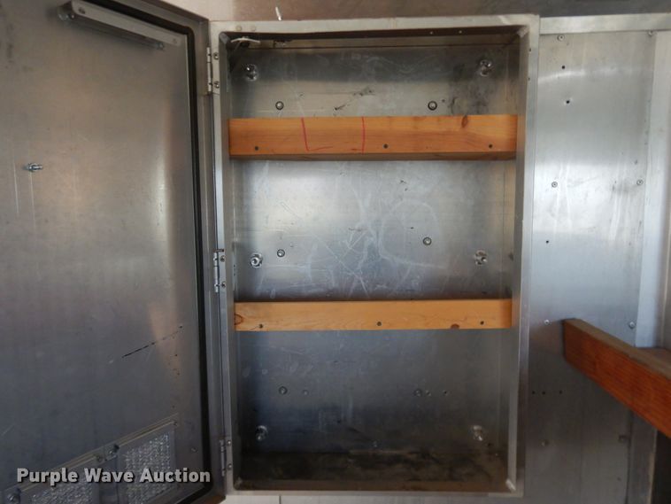 image for item HL9720 1992 Sooner livestock trailer