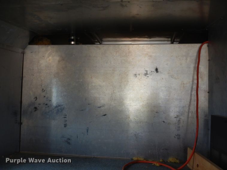 image for item HL9720 1992 Sooner livestock trailer