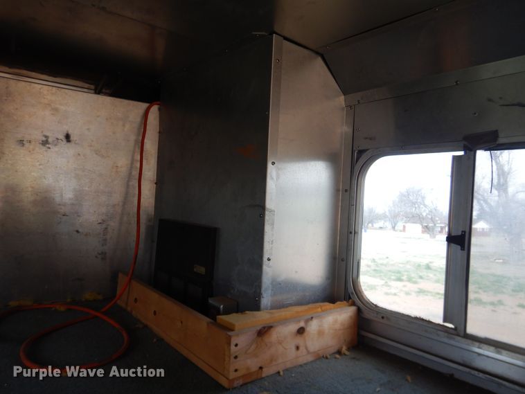 image for item HL9720 1992 Sooner livestock trailer