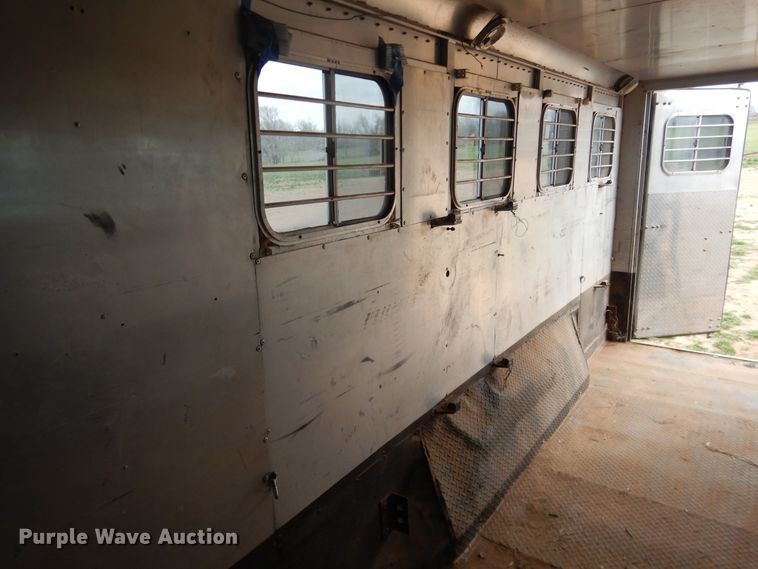 image for item HL9720 1992 Sooner livestock trailer