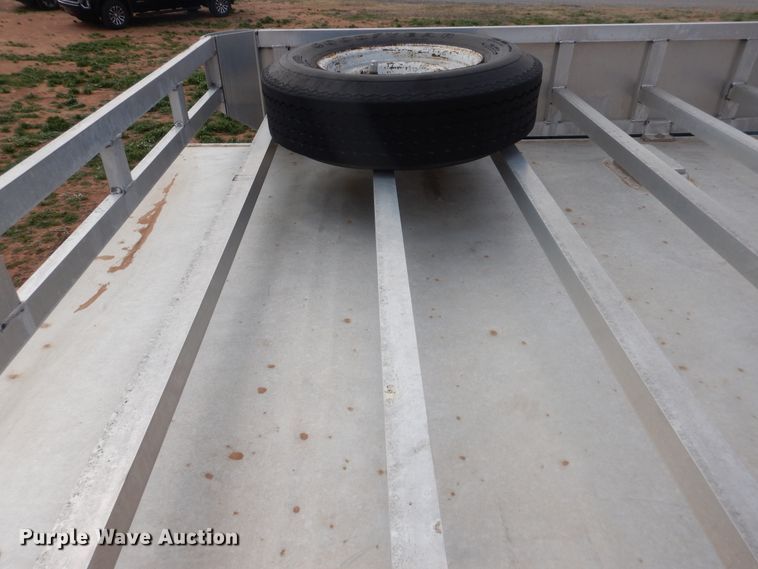 image for item HL9720 1992 Sooner livestock trailer