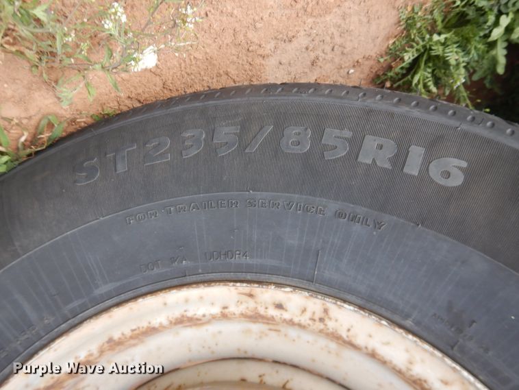 image for item HL9720 1992 Sooner livestock trailer