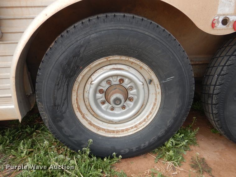 image for item HL9720 1992 Sooner livestock trailer