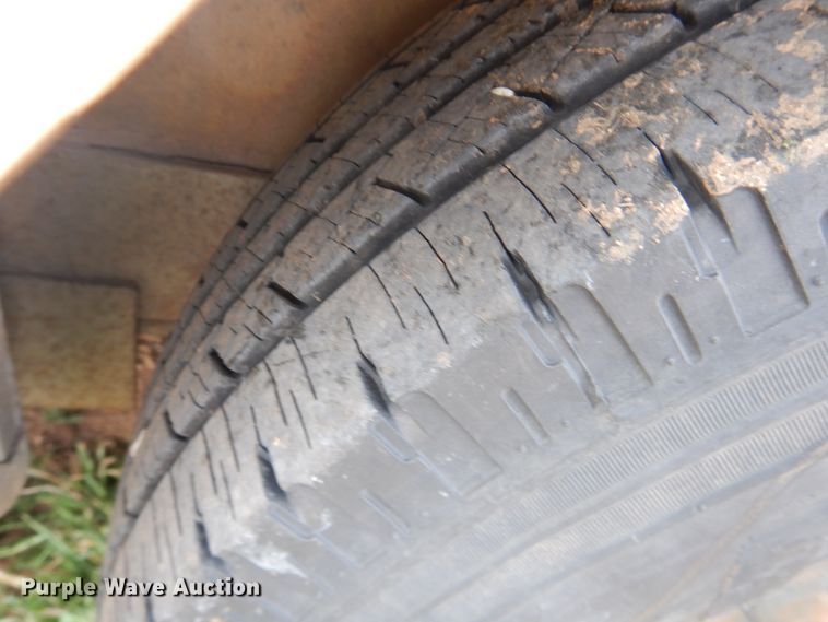 image for item HL9720 1992 Sooner livestock trailer