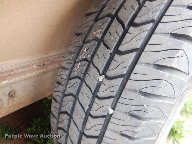 image for item HL9720 1992 Sooner livestock trailer