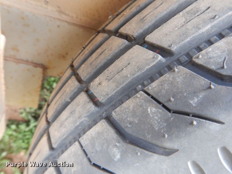 image for item HL9720 1992 Sooner livestock trailer