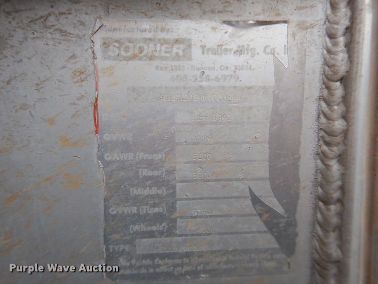 image for item HL9720 1992 Sooner livestock trailer