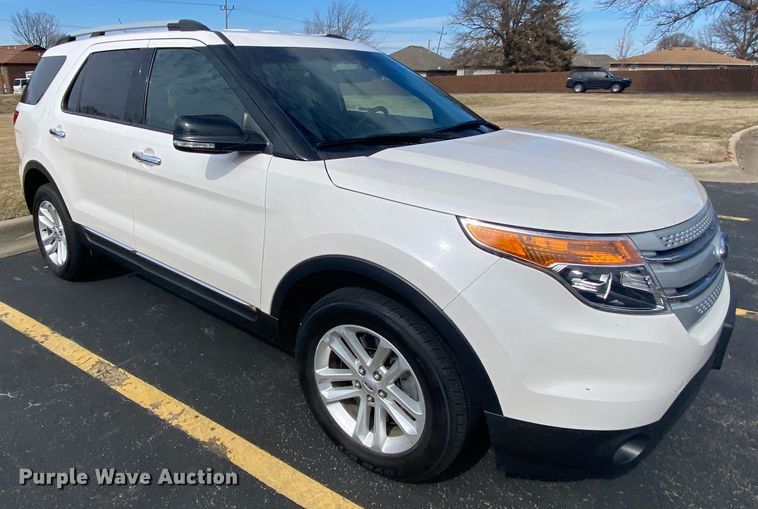 image for item HR9445 2015 Ford Explorer XLT  SUV