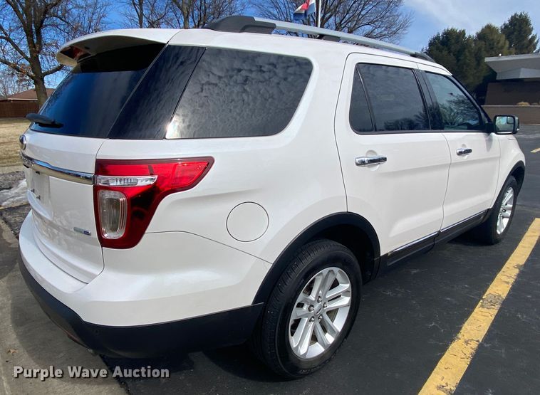 image for item HR9445 2015 Ford Explorer XLT  SUV