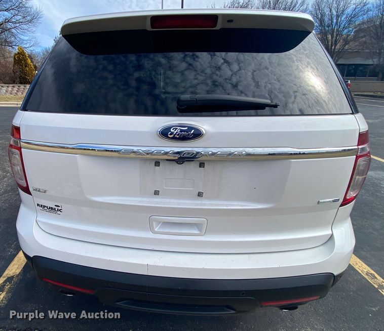 image for item HR9445 2015 Ford Explorer XLT  SUV