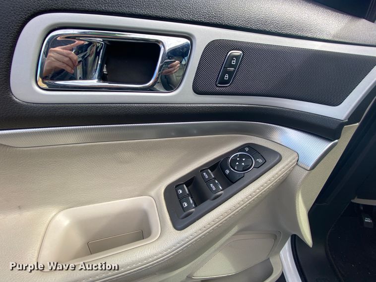 image for item HR9445 2015 Ford Explorer XLT  SUV