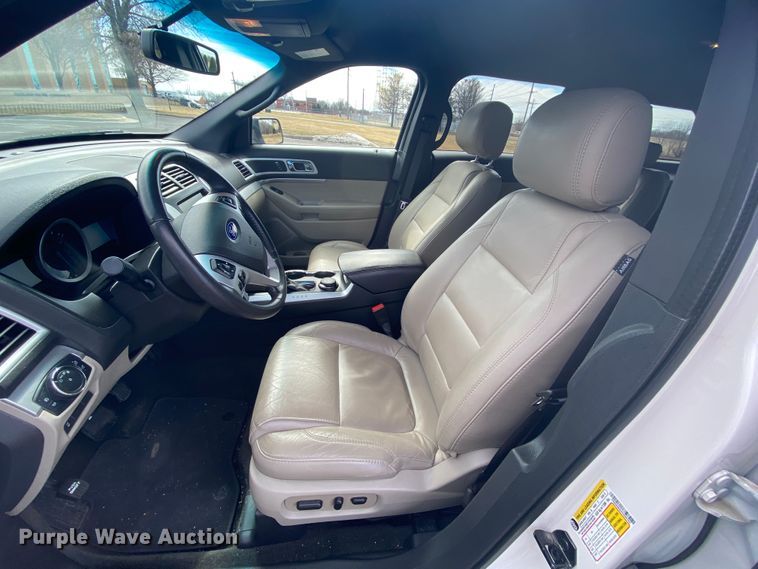 image for item HR9445 2015 Ford Explorer XLT  SUV