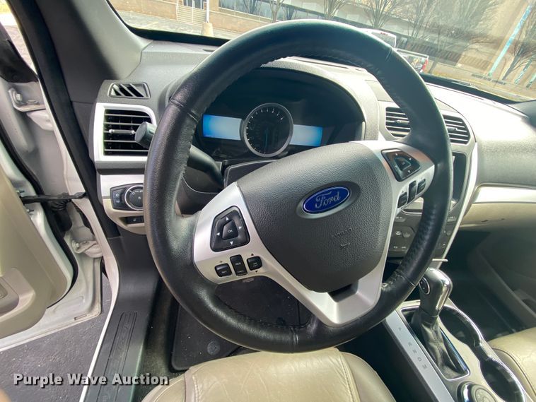 image for item HR9445 2015 Ford Explorer XLT  SUV