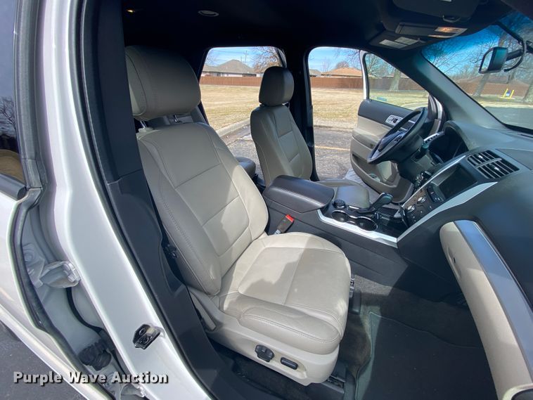 image for item HR9445 2015 Ford Explorer XLT  SUV