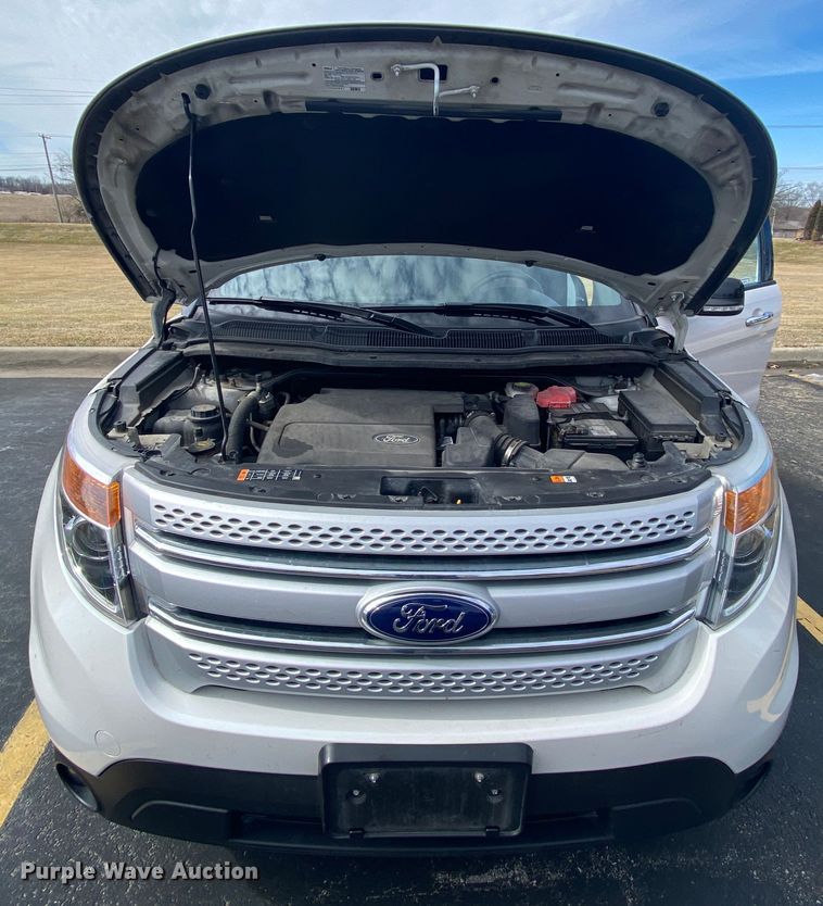 image for item HR9445 2015 Ford Explorer XLT  SUV