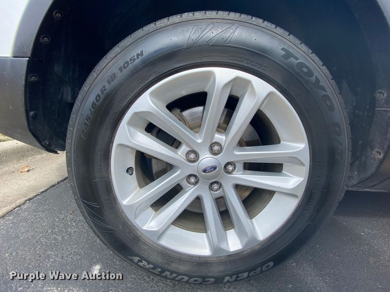 image for item HR9445 2015 Ford Explorer XLT  SUV