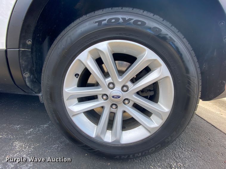 image for item HR9445 2015 Ford Explorer XLT  SUV