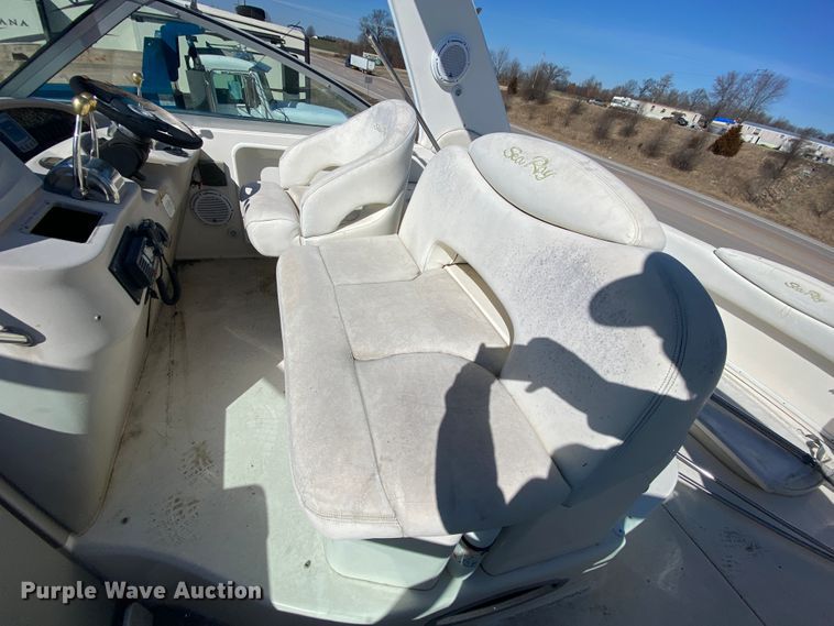 image for item HR9457 2002 Sea Ray Cruiser  boat
